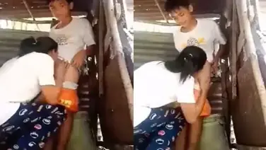 Bokep Indo Cewek Sange Sepongin Kontol Adik